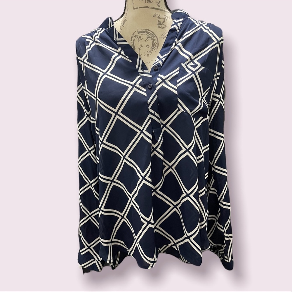 *NWT* Fun2Fun Henley Blouse